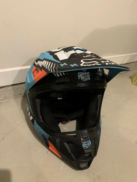 Fox Vicious V2 MX Helmet - Size M