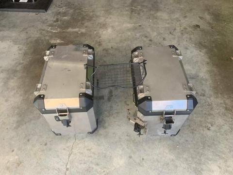 BMW R GS rack and panniers