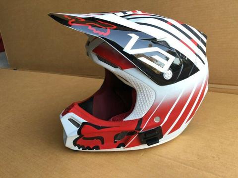 Fox V3 mx helmet