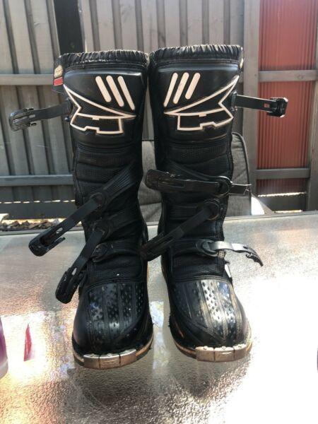 Male dirt bike /motorbike boots