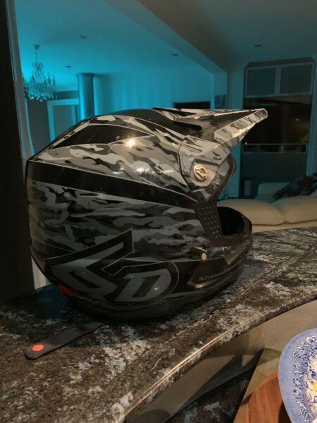 6D helmet