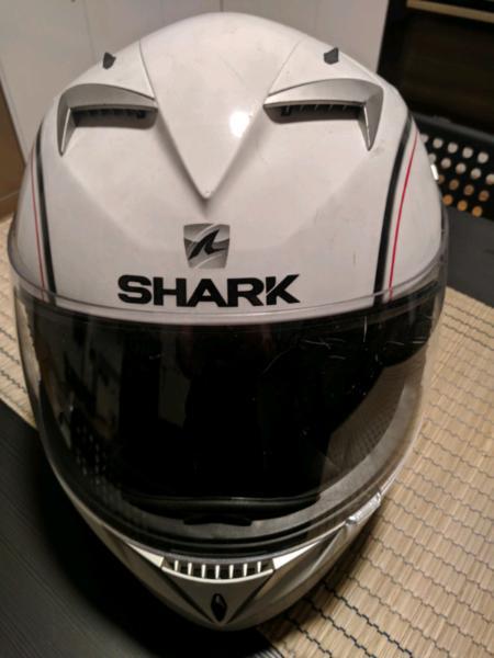 Shark Motorbike Helmet - S 900 Signature - Medium size