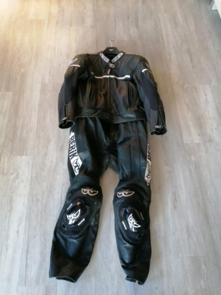 Size 56 berik race suit
