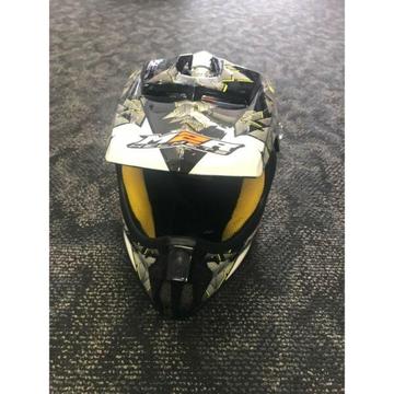 M2R kids motorcycle helmet
