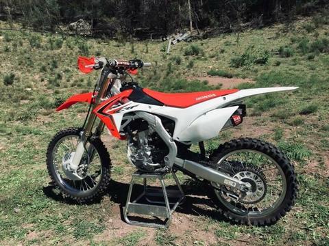 2014 Honda CRF250R - 18 Hrs From New, 1 Owner