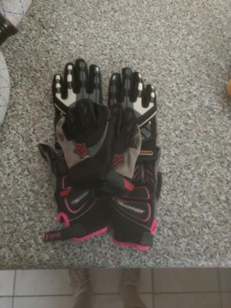 Three pairs of size 5 Moto X gloves