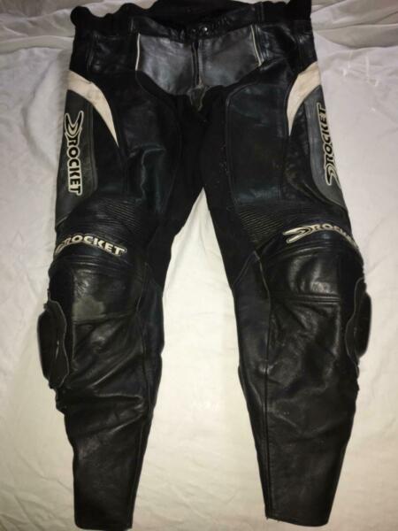 Joe Rocket size 52 leather racing motorcycle pants armour