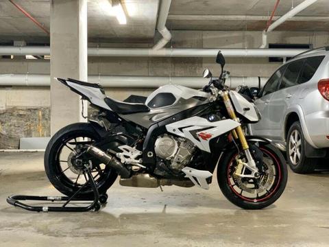2014 BMW S1000R loaded with goodies