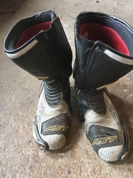 Motorcycle boots