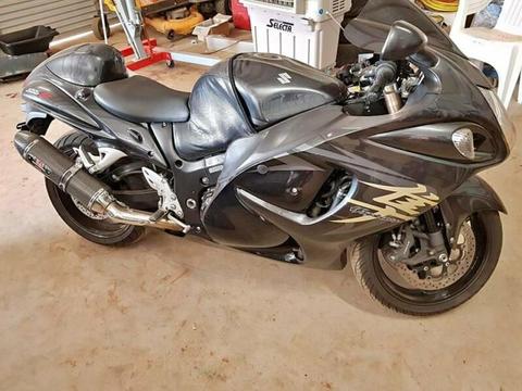 2010 Suzuki hayabusa roller or maybe sell parts or buy parts i need
