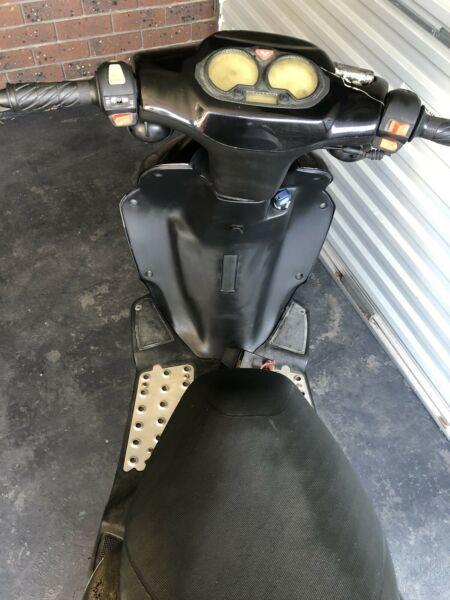 2006 VMoto Scooter FOR PARTS ONLY