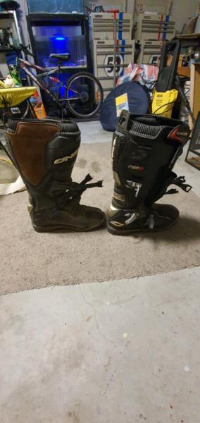 O'Neal motorbike boots