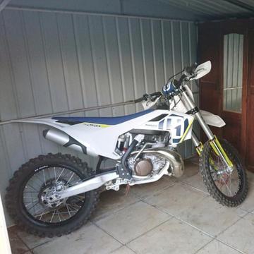 NEAR NEW!! 2018 Husqvarna TC250