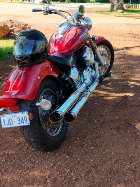 2005 Yamaha coustom 1100, summer is here great condition low km