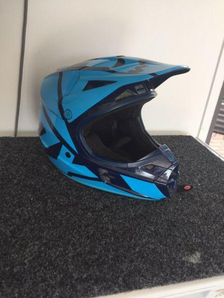 Fox v1 motorbike helmet