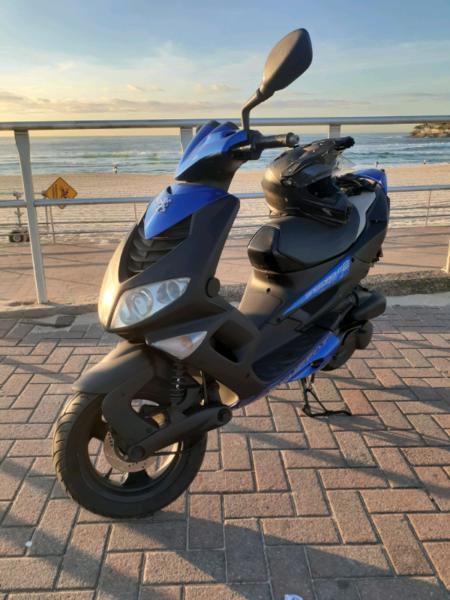 Scooter - Peugeot 100cc - REGO May 2020