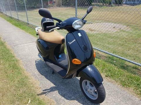 Vespa ET2 50cc scooter