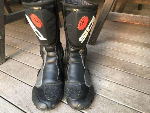 Motorcycle boots Sidi size 43