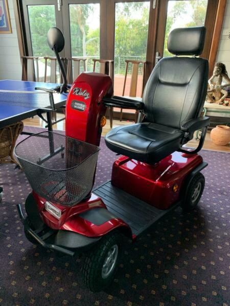 ELECTRIC MOBILITY SCOOTER - EUREKA SCOOTA - WALTZ LARGE - AS NEW COND