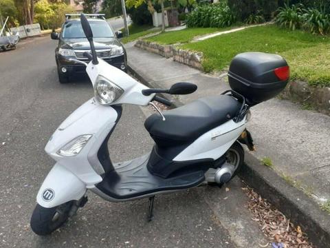 Scooter Piaggio Fly 125cc Good Condition