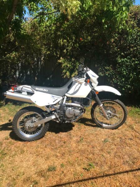 Suzuki DR 650 2010 excellent condition hardly used. 3904kms