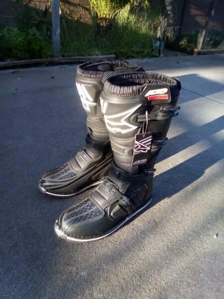 1 brand new pair AXO Moto Cross motor bike boots