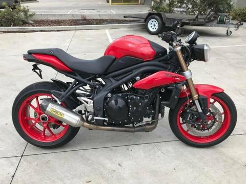 TRIUMPH SPEED TRIPLE 1050 01/2011MDL 18915KMS PROJECT MAKE AN OFFER