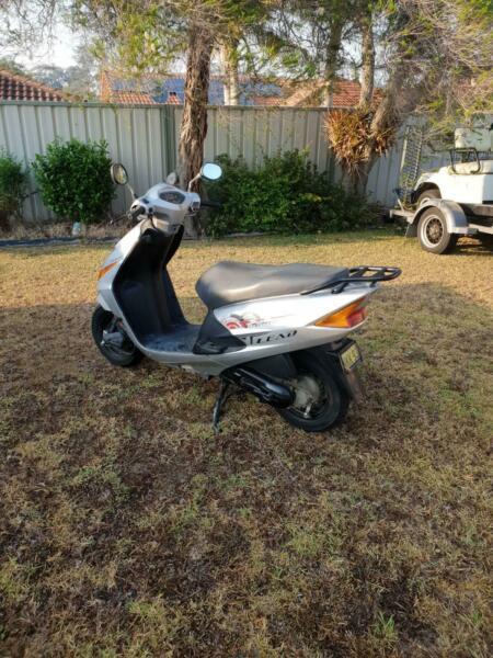 Honda Lead Scooter Moped