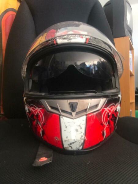 R Jays GP3 Full Face Motorbike Helmet built-in flip down sunnies $60