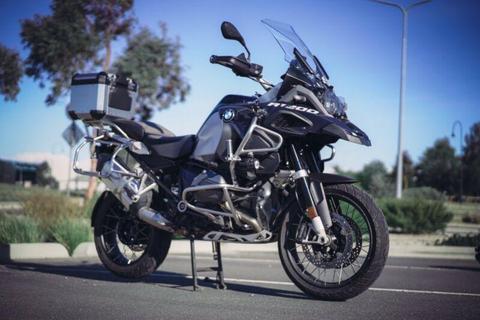 2016 BMW R1200GSA, 32650km, great bike for this summer