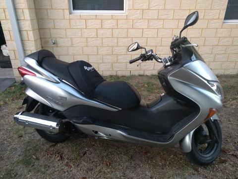 BARGAIN must sell SCOOTER HONDA FORZA ECONOMICAL SUMMER CRUiSER