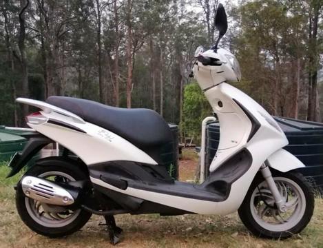Piaggio Fly 150ie 3valve scooter,FREE DELIVERY only 2200kms,12mths reg
