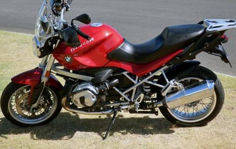 2011 BMW R 1200 R Classic in Candy Apple Red
