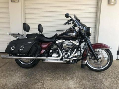 Harley Davidson 2014 Road King Classic plus Lots of extras/accessories