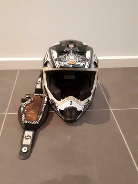 Motorcycle helmet and goggles