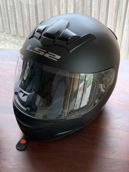 LS2 Motorbike Helmet Matte Black