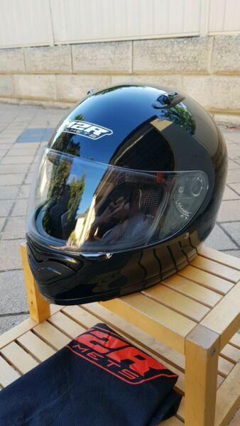 M2R M3 crash helmet medium