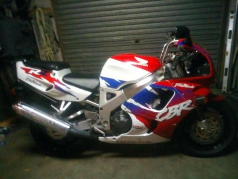 Honda 1995 cbr 900 rr fireblade