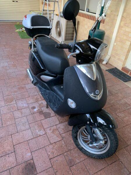 Scooter 50cc 2012 low kms