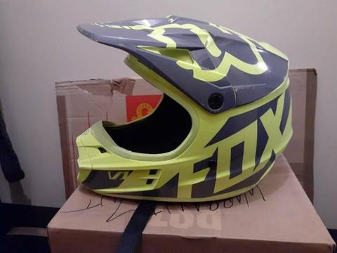 2017 V1 Fox Helmet size XS