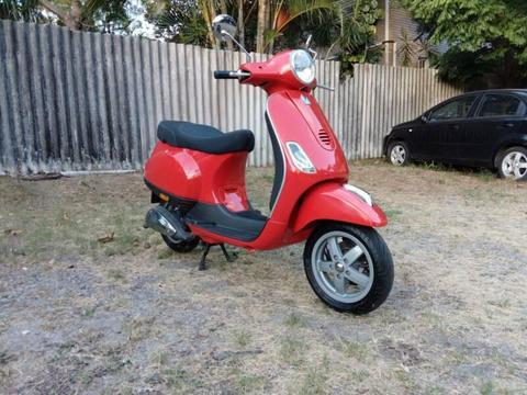 Vespa LX50 2010. Perfect Christmas gift. Very low Kms
