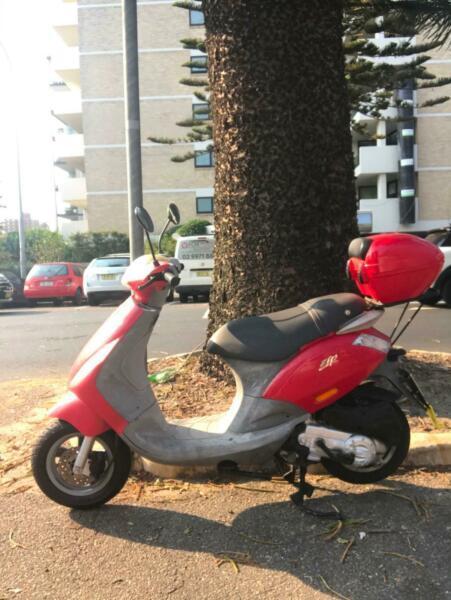 Piaggio Zip Scooter 100cc