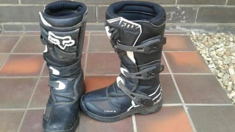 Fox motor cross boots, very good condition kids size 2. F