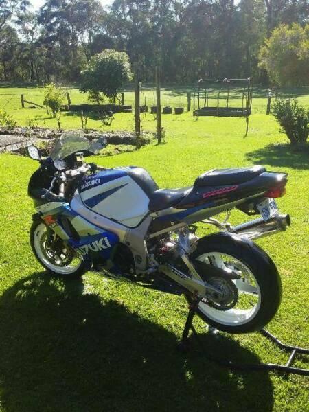 2002 GSXR1000 SUZUKI