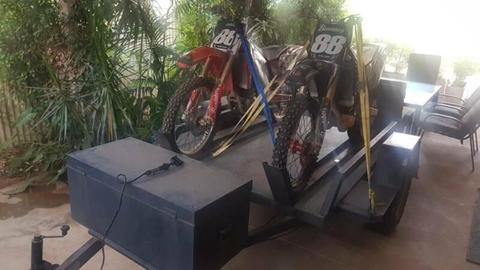 2 Honda CRF 250R and 450R with trailer