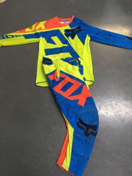 Kids fox 180 motocross jersey and nylons size YM