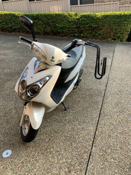 Vs 125 scooter