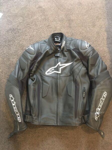 Alpinestars GP PLUS R V2 leather jacket