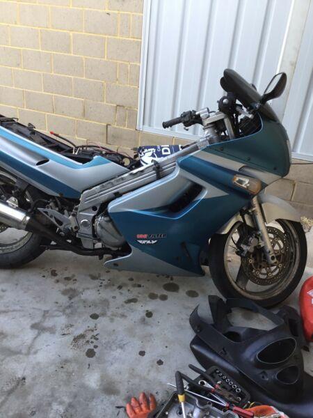 1991 zzr 250 (considering just wrecking)