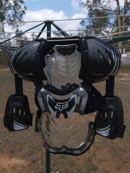 Fox R3 kids body armour